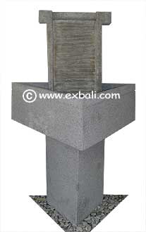 Tri-angular water feature