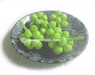 wooden green grapes